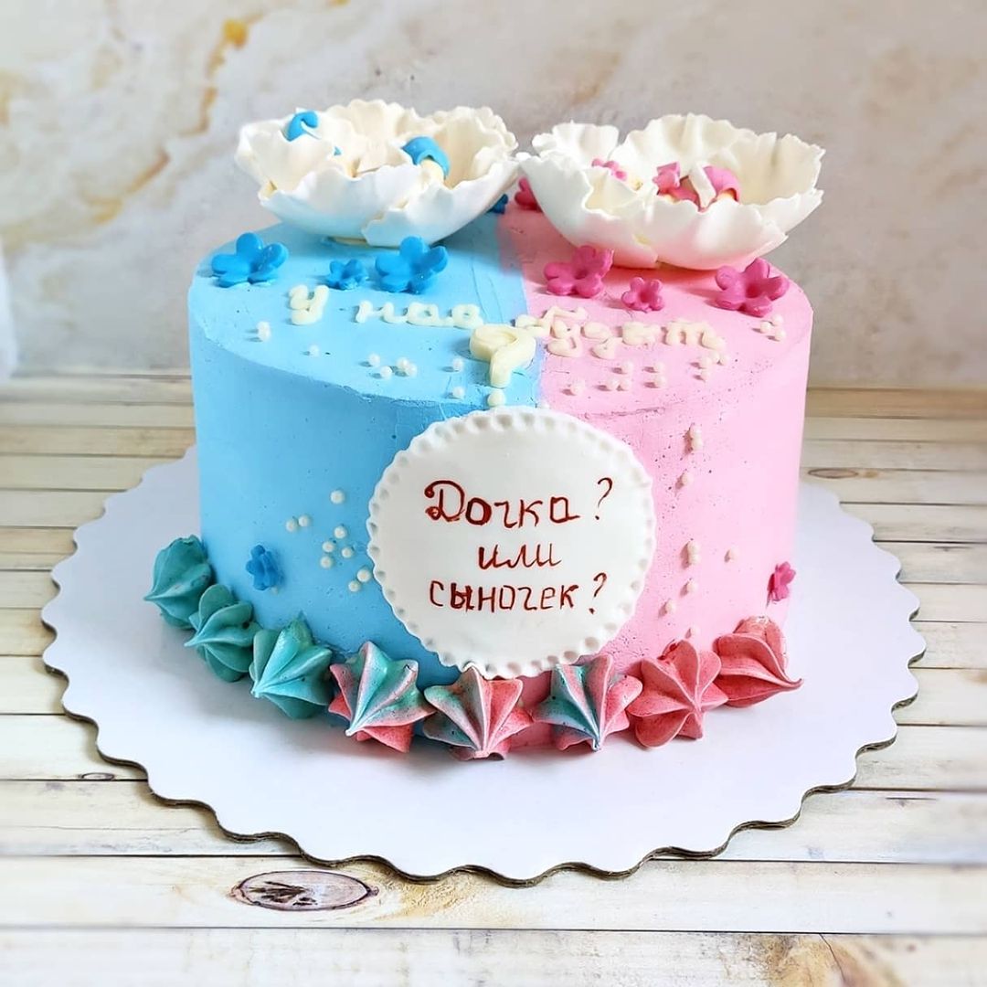 Познакомимся с жительницами региона, на кухне у которых определение «сладкой жизни» расцветает съедобными красками, обтекает топленым шоколадом и посыпается разноцветным конфетти. Внимание, умелые кондитеры презентуют свои необычные торты!