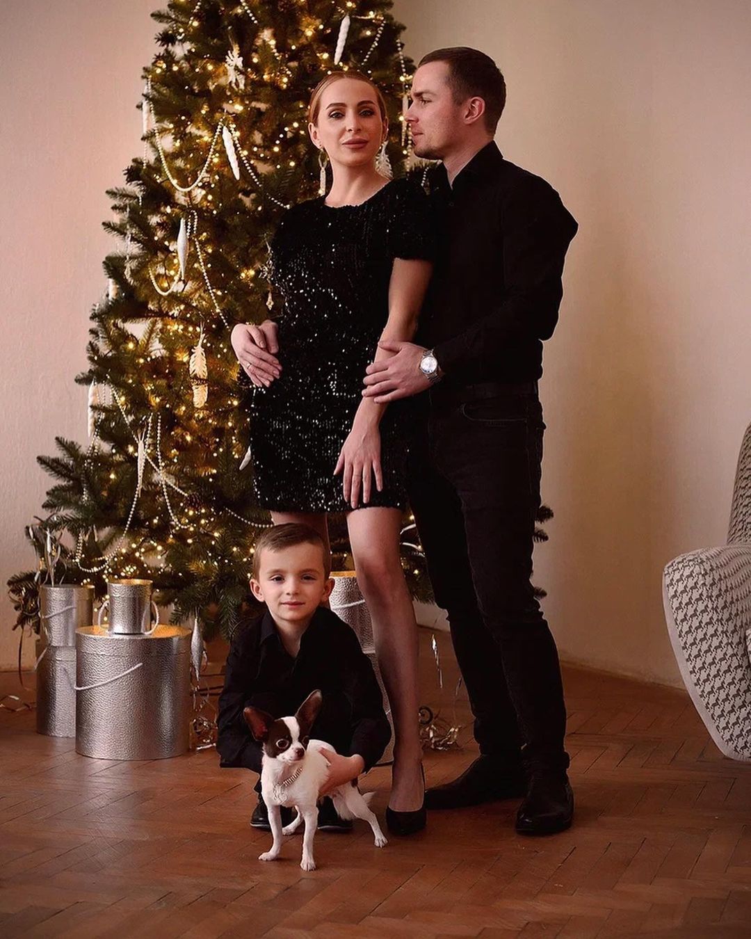 Чтобы поднять себе настроение, зачастую хватает лишь одной обнимашки с любимым собакеном. Если его нет у вас, умиляйтесь чужими. Благо, горожане щедро делятся кадрами своих мохнатых домочадцев в соцсетях.