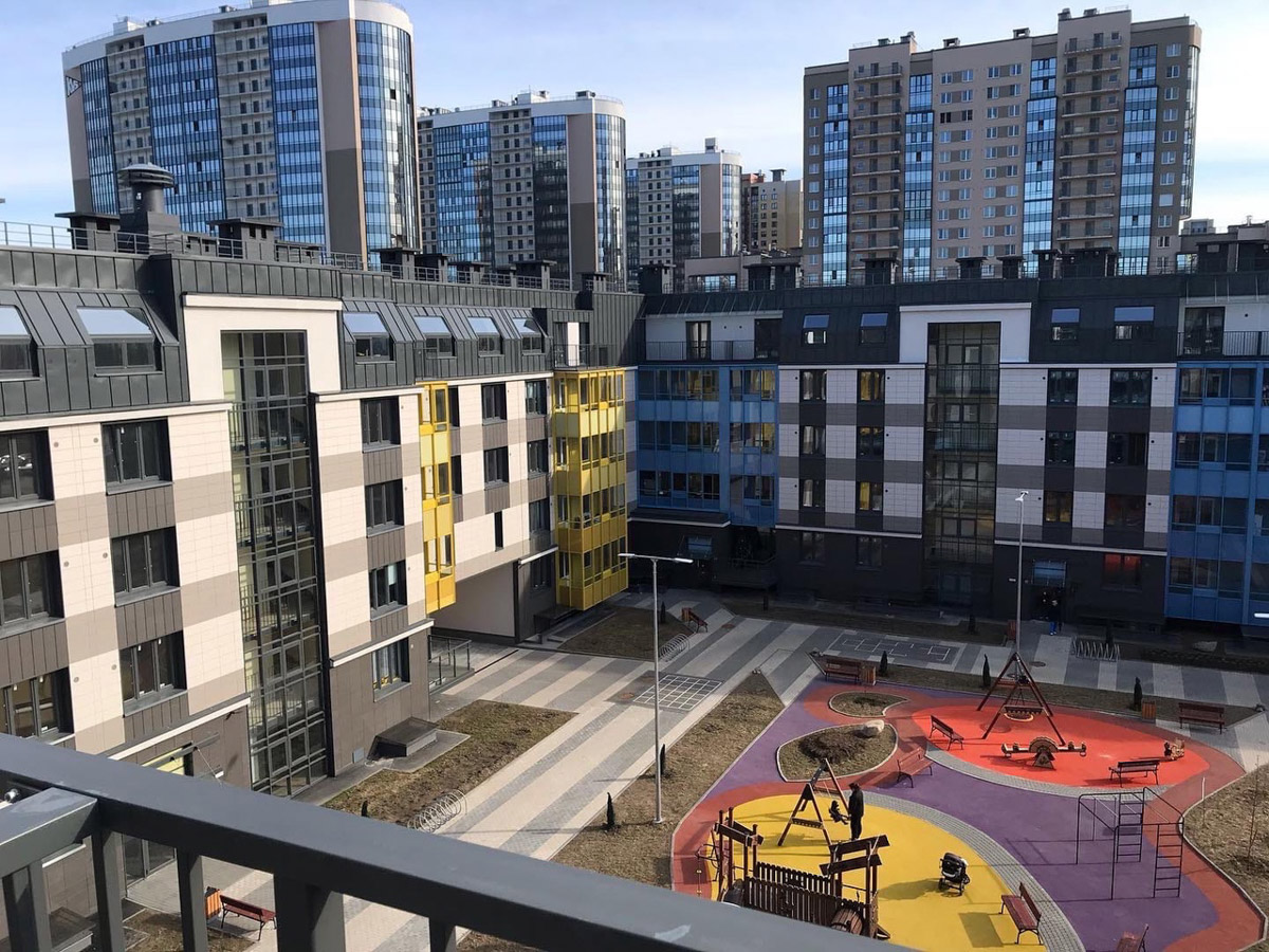 Наш коллега Александр Кюннап год назад переехал в Питер и теперь может сравнивать его с жизнью во Владимире.