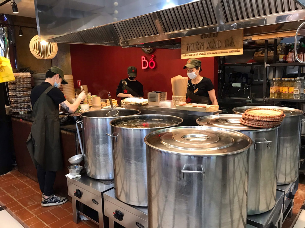 Наш коллега Александр Кюннап год назад переехал в Питер и теперь может сравнивать его с жизнью во Владимире.