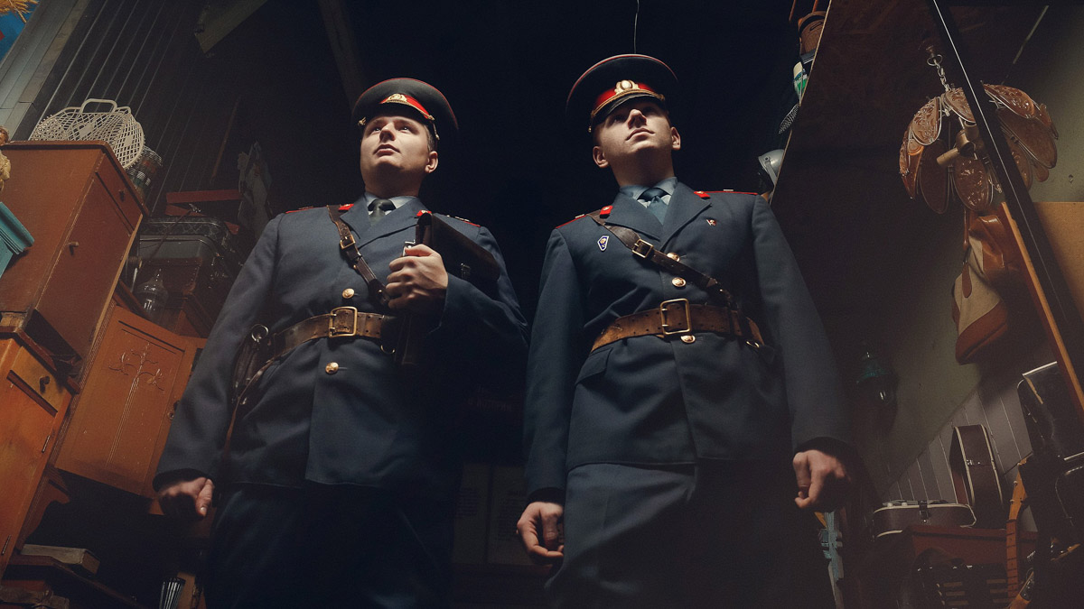 Ретро в стиле блокбастера, или Как советский инженер-супергерой Антон Старков создал удивительный костюм, а владимирский фотограф Вадим Аксёнов заснял происходящее на камеру.