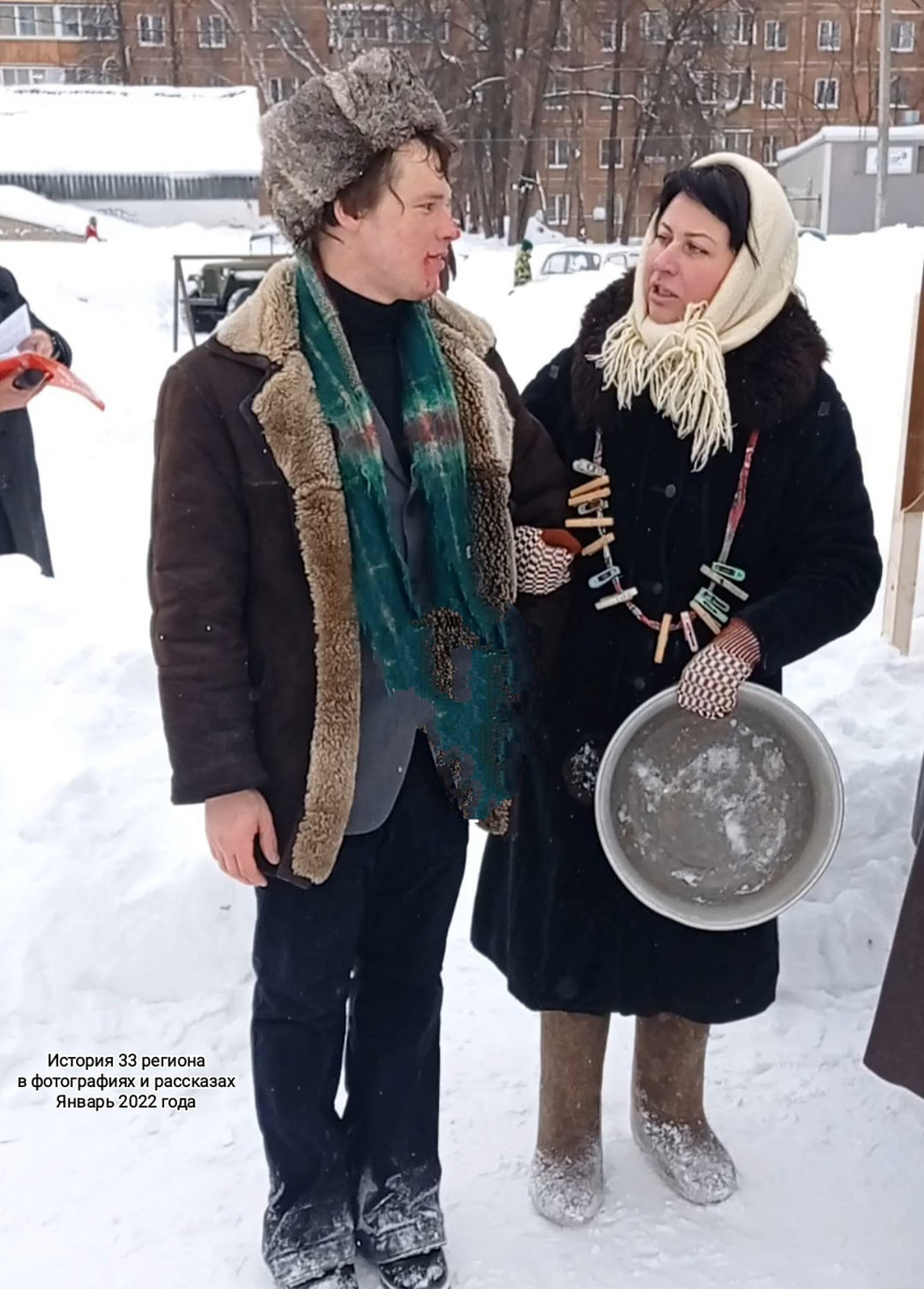 Каким выглядел Ковров 50 лет назад? Реконструкторы города оружейников знают ответ, а потому на днях предложили путешествие в прошлое. Масштабное действо позволило с головой окунуться в эпоху 70-х.