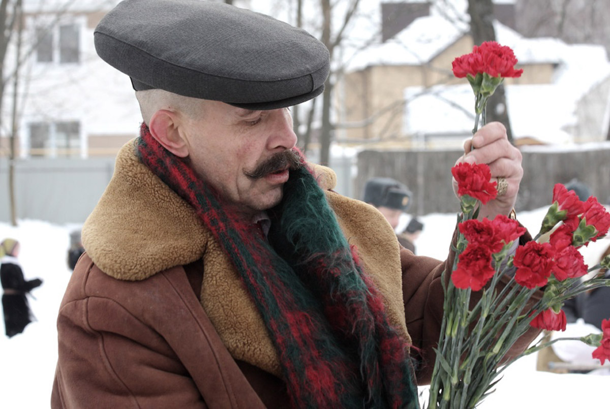 Каким выглядел Ковров 50 лет назад? Реконструкторы города оружейников знают ответ, а потому на днях предложили путешествие в прошлое. Масштабное действо позволило с головой окунуться в эпоху 70-х.