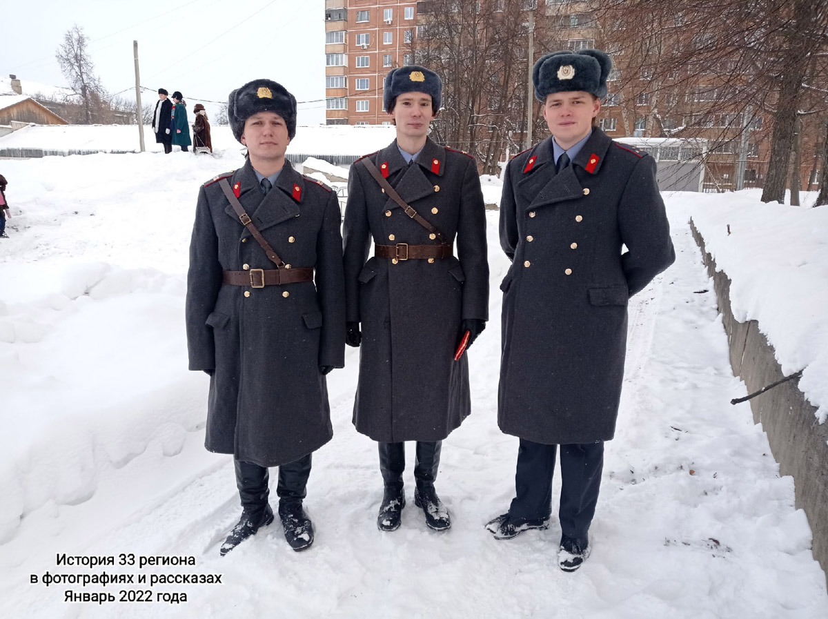 Каким выглядел Ковров 50 лет назад? Реконструкторы города оружейников знают ответ, а потому на днях предложили путешествие в прошлое. Масштабное действо позволило с головой окунуться в эпоху 70-х.