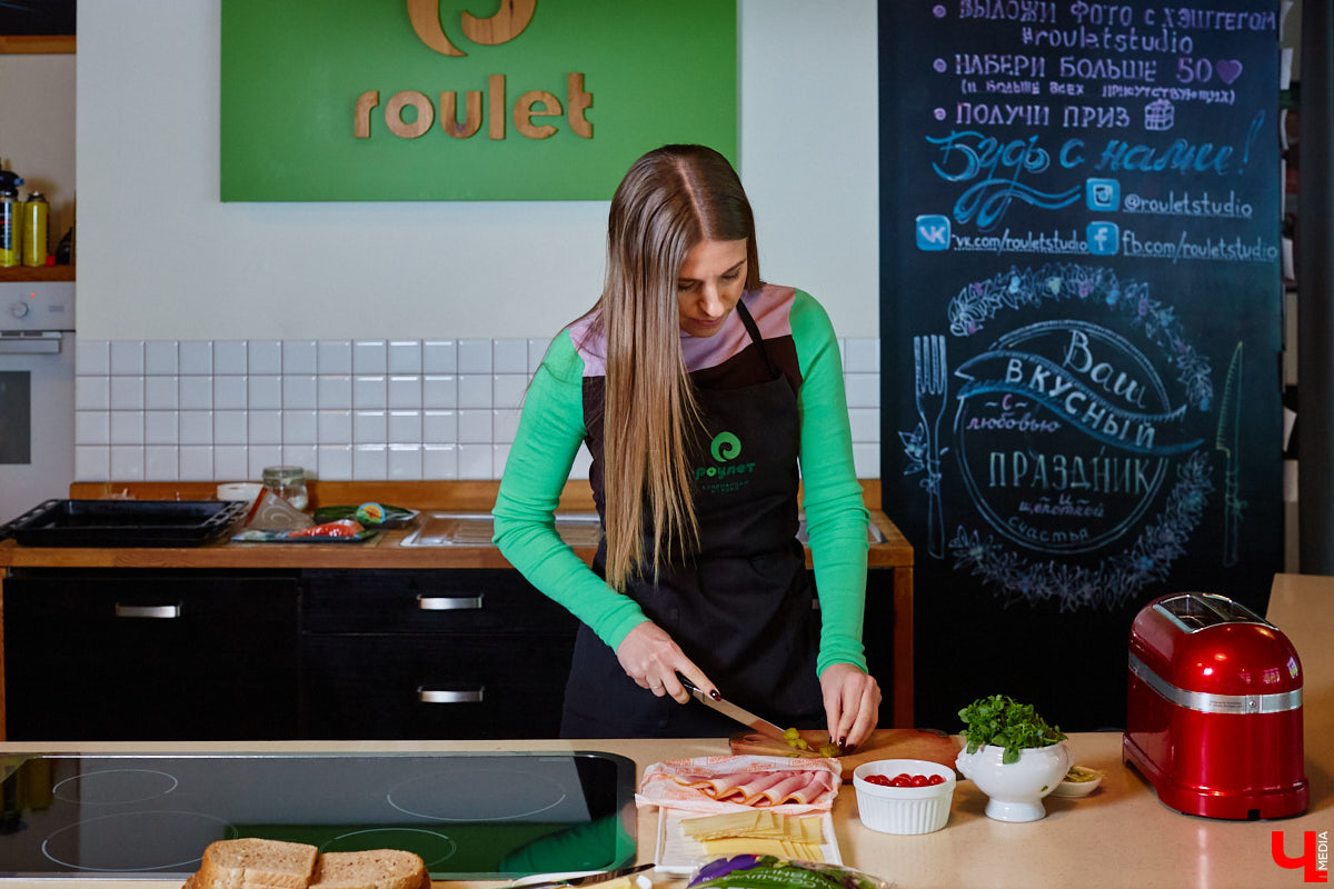 Сегодня готовим сэндвич с историей, за который приготовившую его девушку точно позовут замуж. Алёна Маркелова - тому подтверждение!