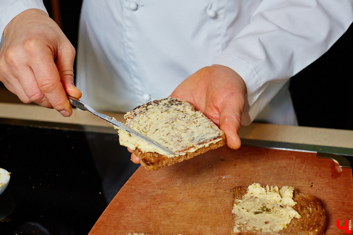 Сегодня готовим сэндвич с историей, за который приготовившую его девушку точно позовут замуж. Алёна Маркелова - тому подтверждение!