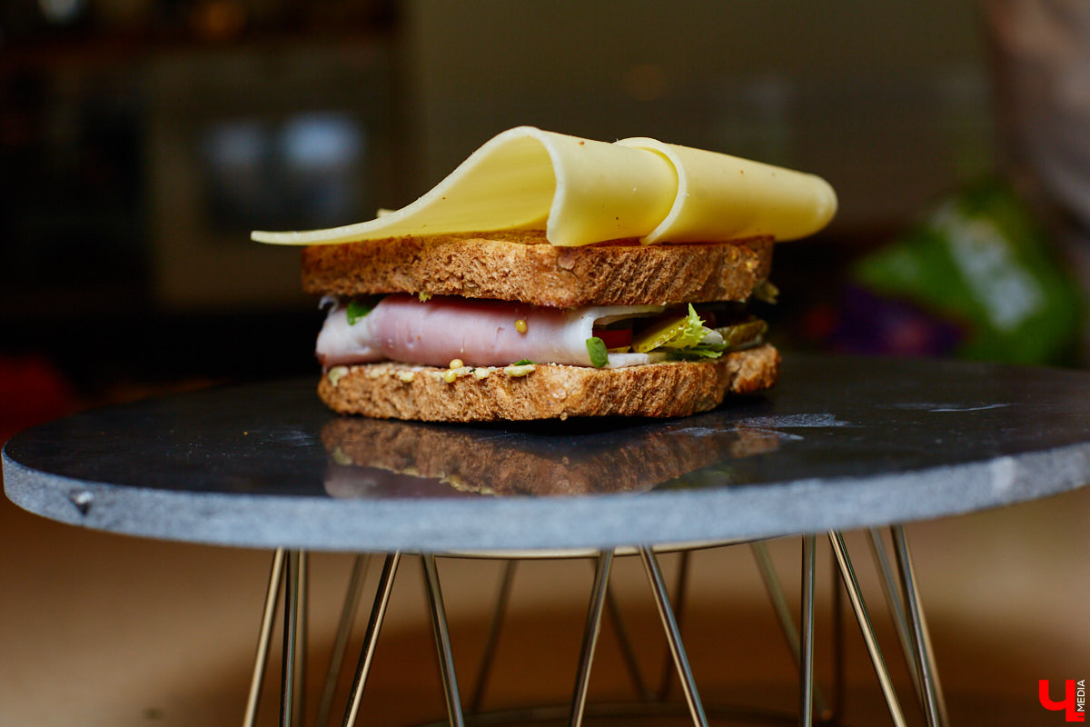 Сегодня готовим сэндвич с историей, за который приготовившую его девушку точно позовут замуж. Алёна Маркелова - тому подтверждение!