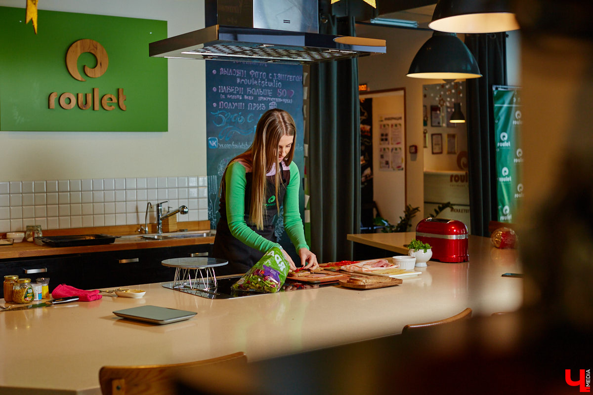 Сегодня готовим сэндвич с историей, за который приготовившую его девушку точно позовут замуж. Алёна Маркелова - тому подтверждение!