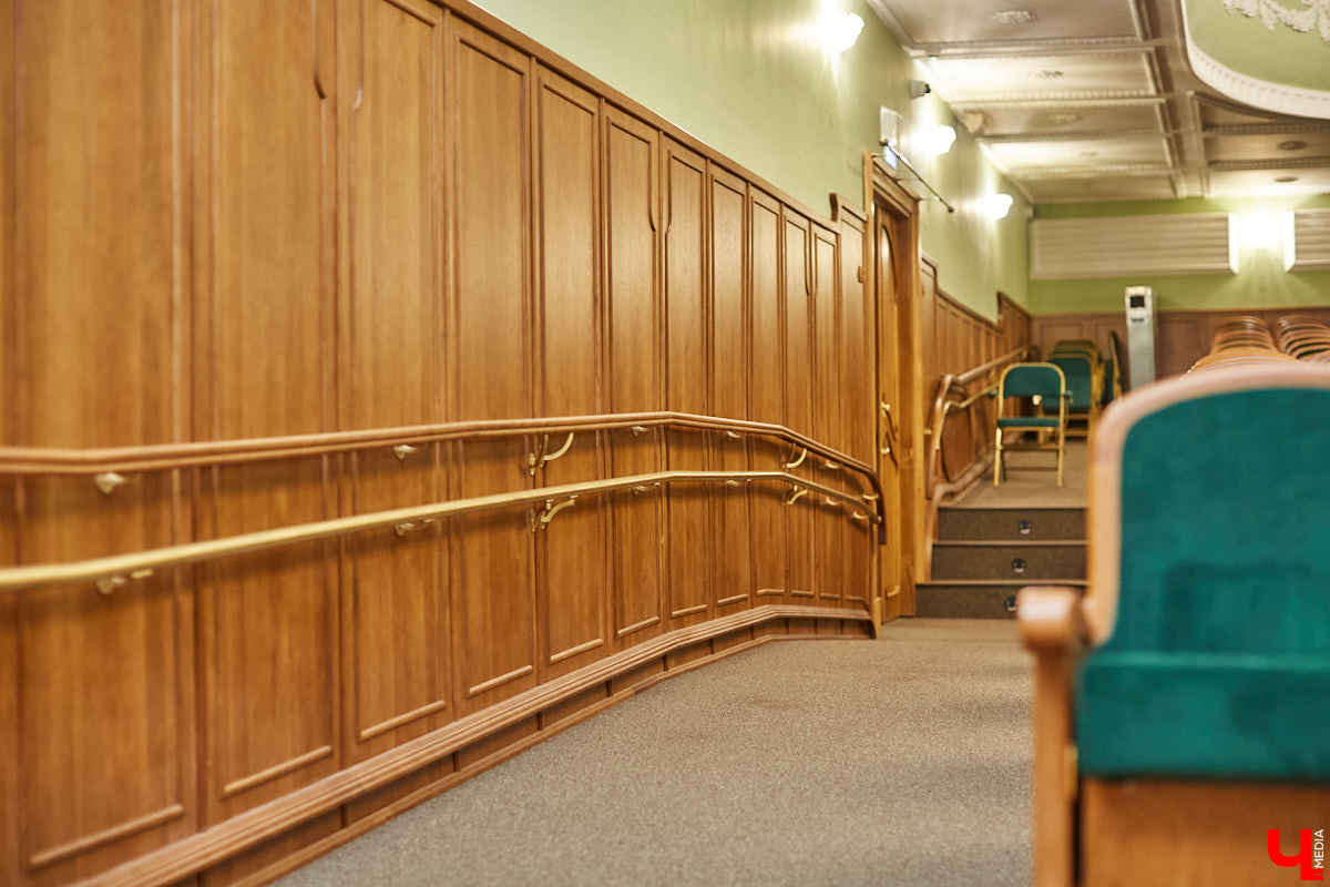 Под занавес сезона директор Владимирского областного театра кукол Ирина Попова делится новостями и ремонтными планами учреждения культуры.