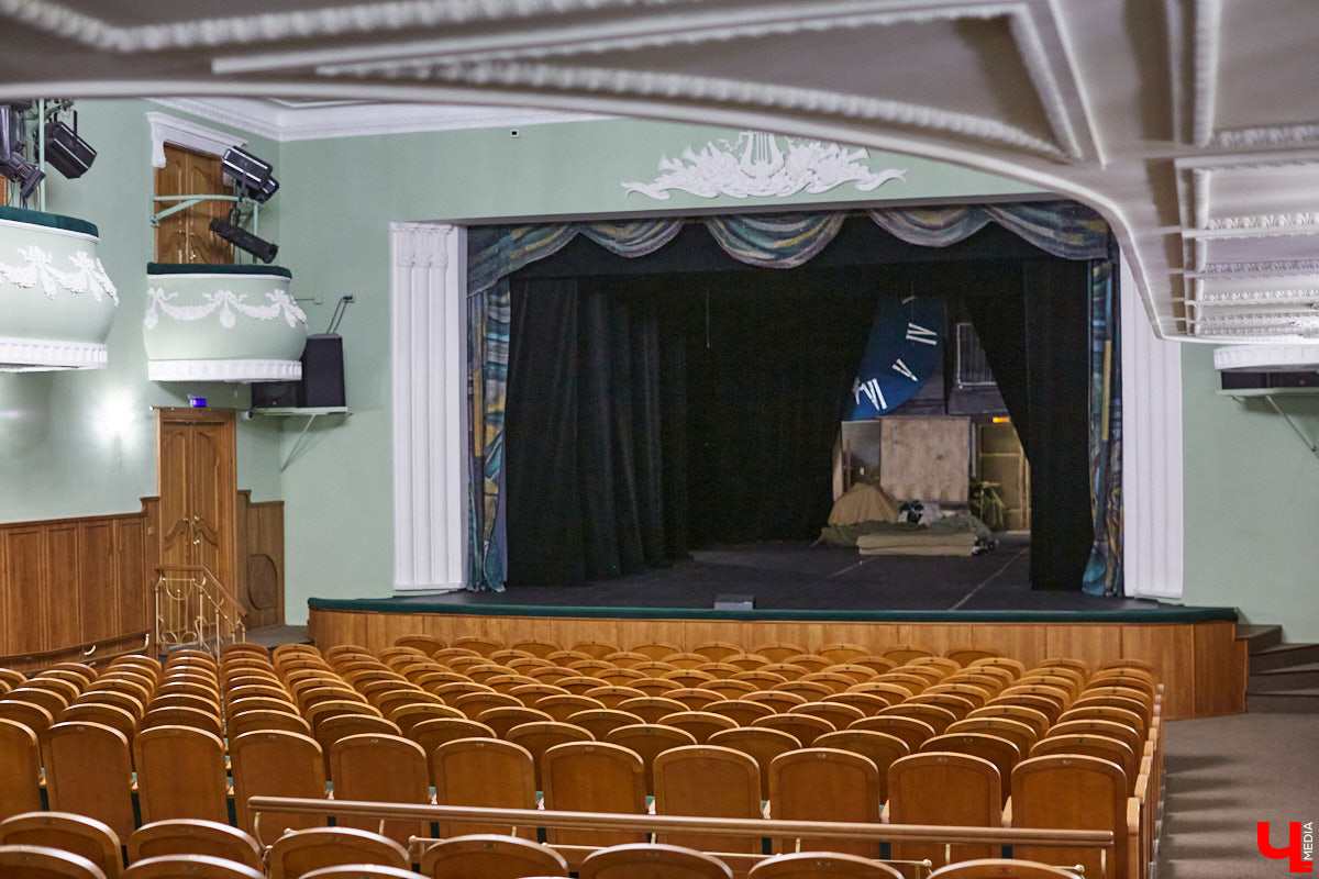 Под занавес сезона директор Владимирского областного театра кукол Ирина Попова делится новостями и ремонтными планами учреждения культуры.