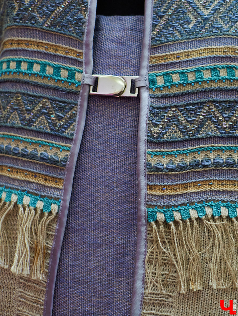 «Ключ-Медиа» посетил открытие экспозиции сценических и бытовых костюмов владимирского художника и текстильного дизайнера Татьяны Гребневой. Поговорили с ней о начале творческого пути, долгом процессе создания изделий и, конечно, главном источнике вдохновения.