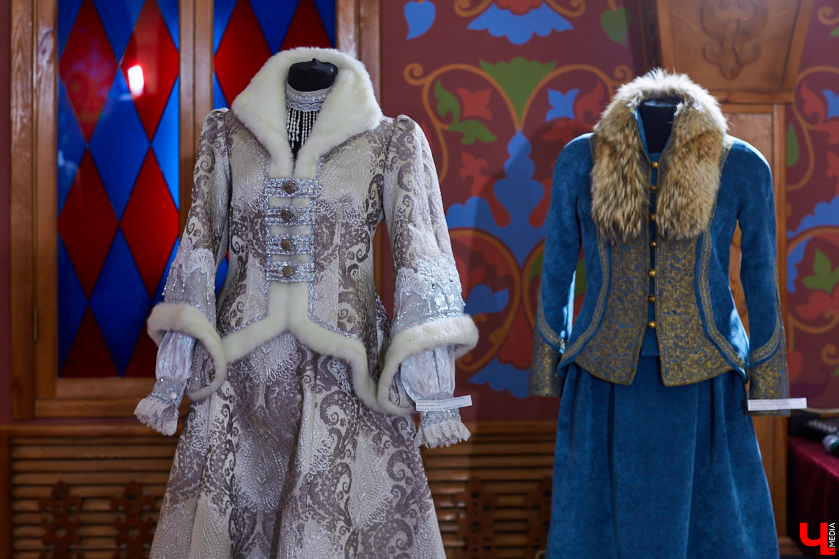 «Ключ-Медиа» посетил открытие экспозиции сценических и бытовых костюмов владимирского художника и текстильного дизайнера Татьяны Гребневой. Поговорили с ней о начале творческого пути, долгом процессе создания изделий и, конечно, главном источнике вдохновения.