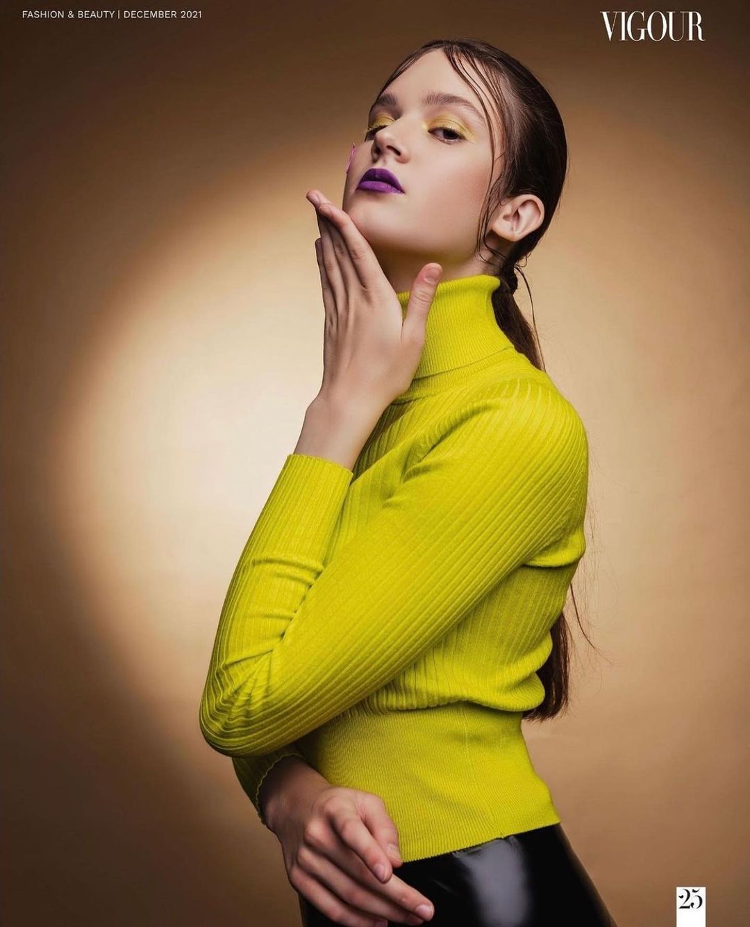 Фотограф Дарья Липатова и модель Мария Леонова поделились позитивной новостью: их творческий проект опубликовал канадский глянцевый журнал VIGOUR Magazine.