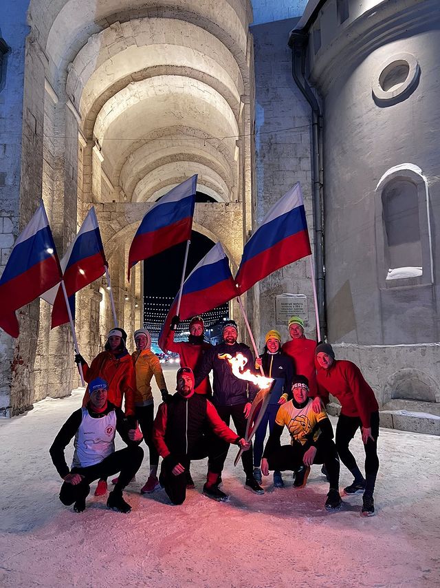 Поддержать сборную России на главном старте четырехлетия решили жители Владимира. Накануне открытия Олимпийских игр в Пекине горожане запустили флешмоб с хэштегом #ROCyouagain.