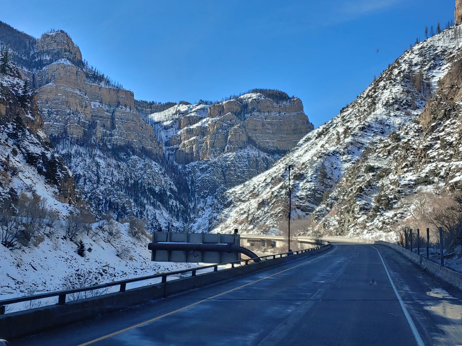 Сергею Липскому 47 лет, и не так давно он покинул Россию, став победителем лотереи, разыгрывающей виды на жительство в Америке. Каково быть дальнобойщиком в Калифорнии? Расскажет русскоязычный блогер YouTube-канала «За морем-океаном».