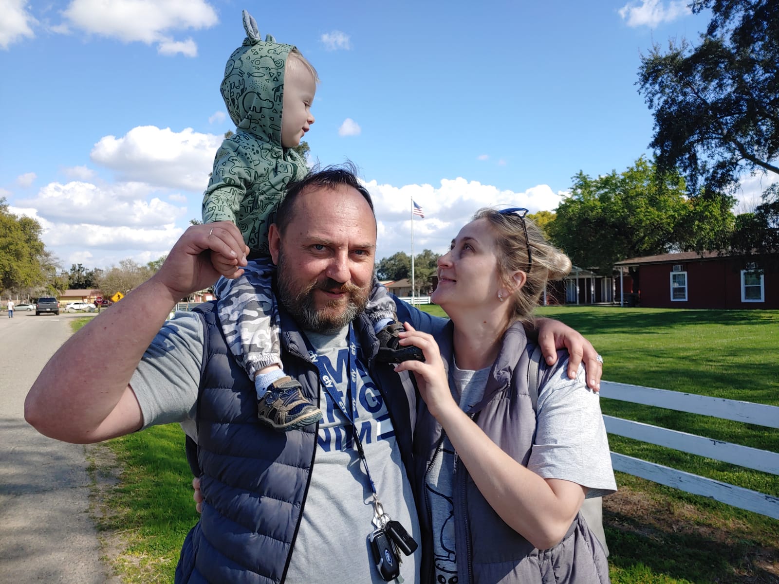 Сергею Липскому 47 лет, и не так давно он покинул Россию, став победителем лотереи, разыгрывающей виды на жительство в Америке. Каково быть дальнобойщиком в Калифорнии? Расскажет русскоязычный блогер YouTube-канала «За морем-океаном».