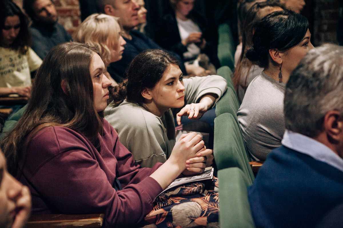 Дни авангарда и современного искусства в ЦСК «Флигель» — шоковая терапия для провинциального Владимира и новый опыт для артистической молодежи.