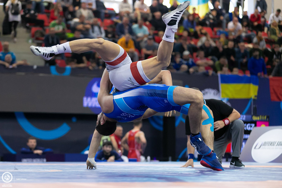 В Суздале завершился чемпионат России по греко-римской борьбе. Абуязид Манцигов и Артур Саргсян выиграли две золотые медали для сборной Владимирской области.