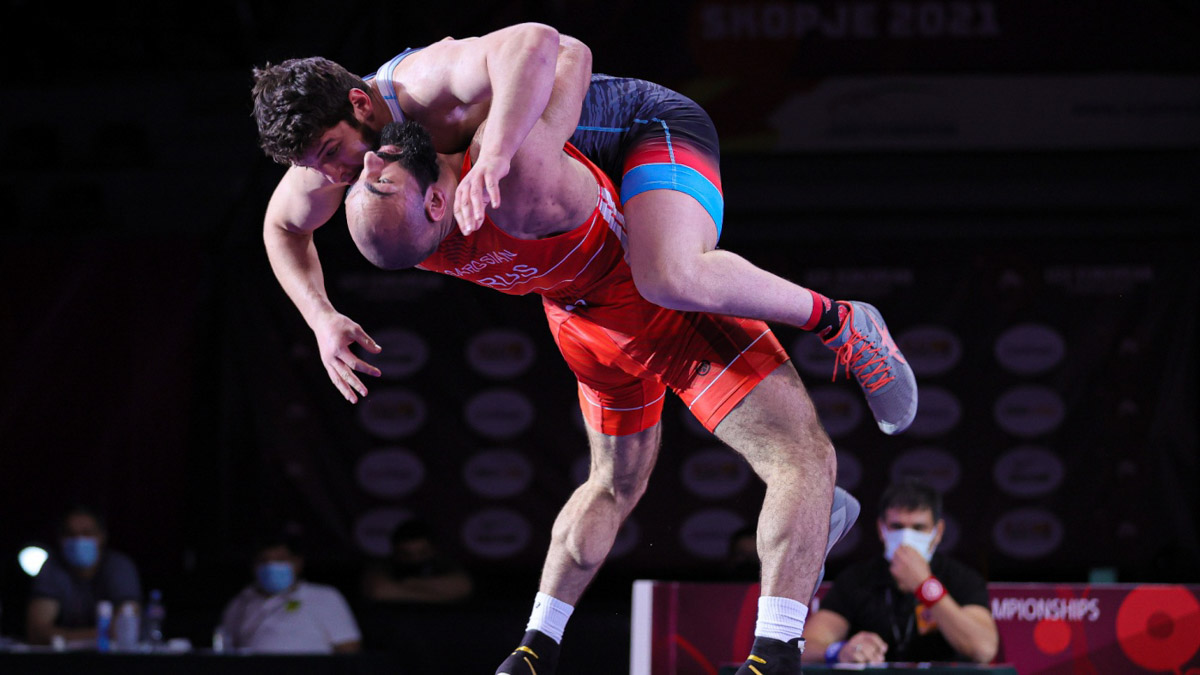 В Суздале завершился чемпионат России по греко-римской борьбе. Абуязид Манцигов и Артур Саргсян выиграли две золотые медали для сборной Владимирской области.