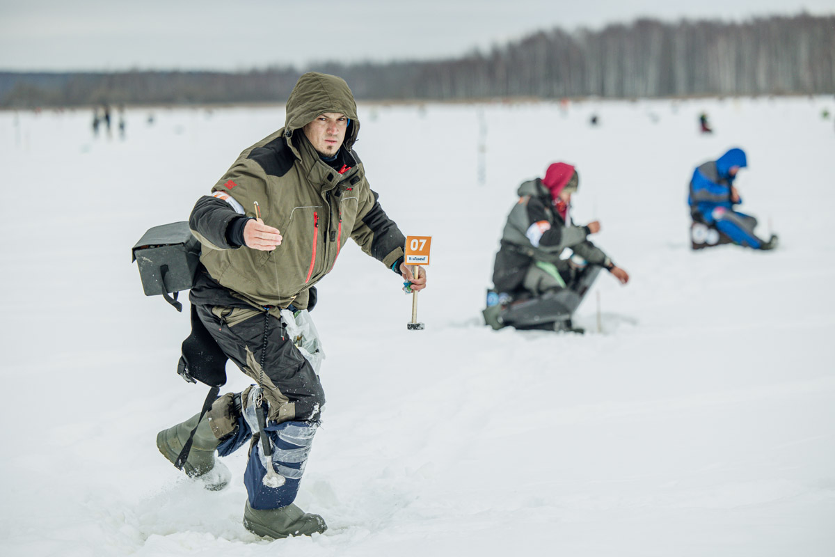 Раньше спортсменам Владимирской области рыбов показывали, но в других регионах страны, а теперь не то чтобы продают — лучше! Проводят Кубок России по ловле на мормышку со льда в Суздале.