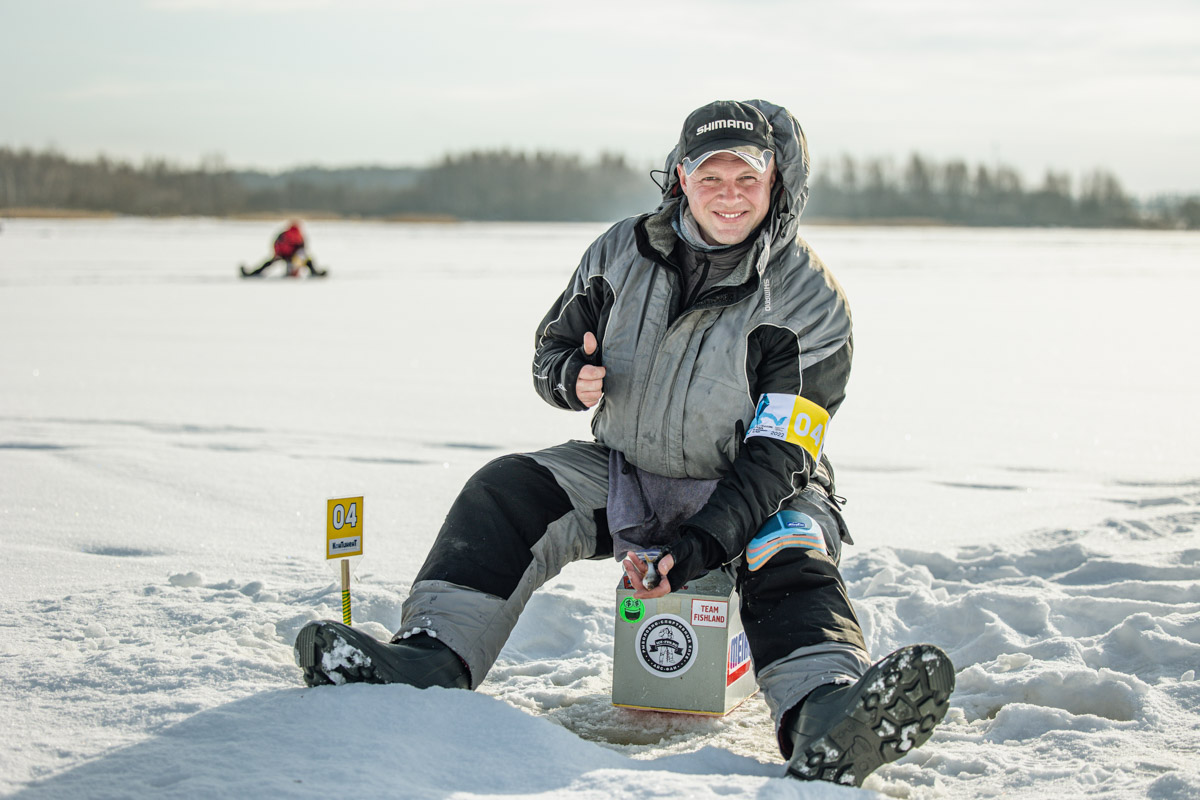 Раньше спортсменам Владимирской области рыбов показывали, но в других регионах страны, а теперь не то чтобы продают — лучше! Проводят Кубок России по ловле на мормышку со льда в Суздале.