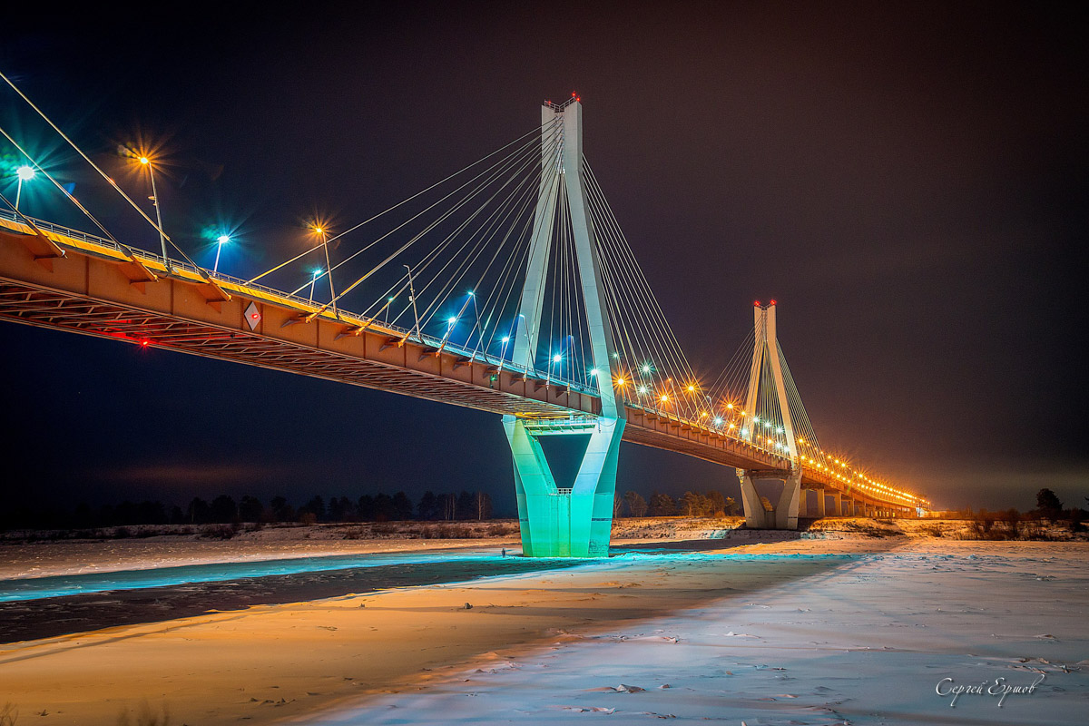 Муром ворвался в топ самых романтичных городов России. Места на пьедестале почёта распределились следующим образом: первое без сюрпризов занял Санкт-Петербург, на втором расположился наш Муром, третье досталось Екатеринбургу. «Ключ-Медиа» составил свой список романтичных мест в Муроме, где можно организовать свидание.