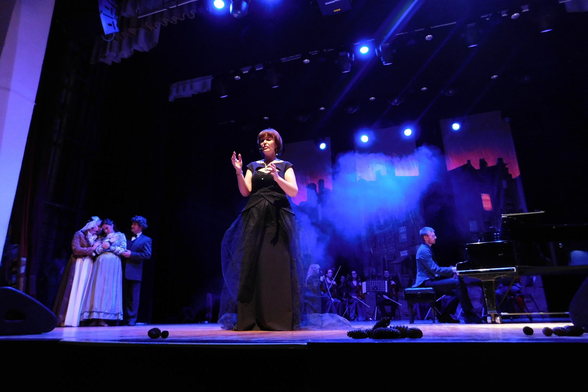 Симфо-рок, музыкальный вербатимы на важную тему, мюзиклы. Владимирская филармония меняется благодаря музыкально-просветительскому театру. Приготовьте свои «Пушкинские карты», а мы пока объясним, в чем заключается новая фишка давно знакомого проекта.