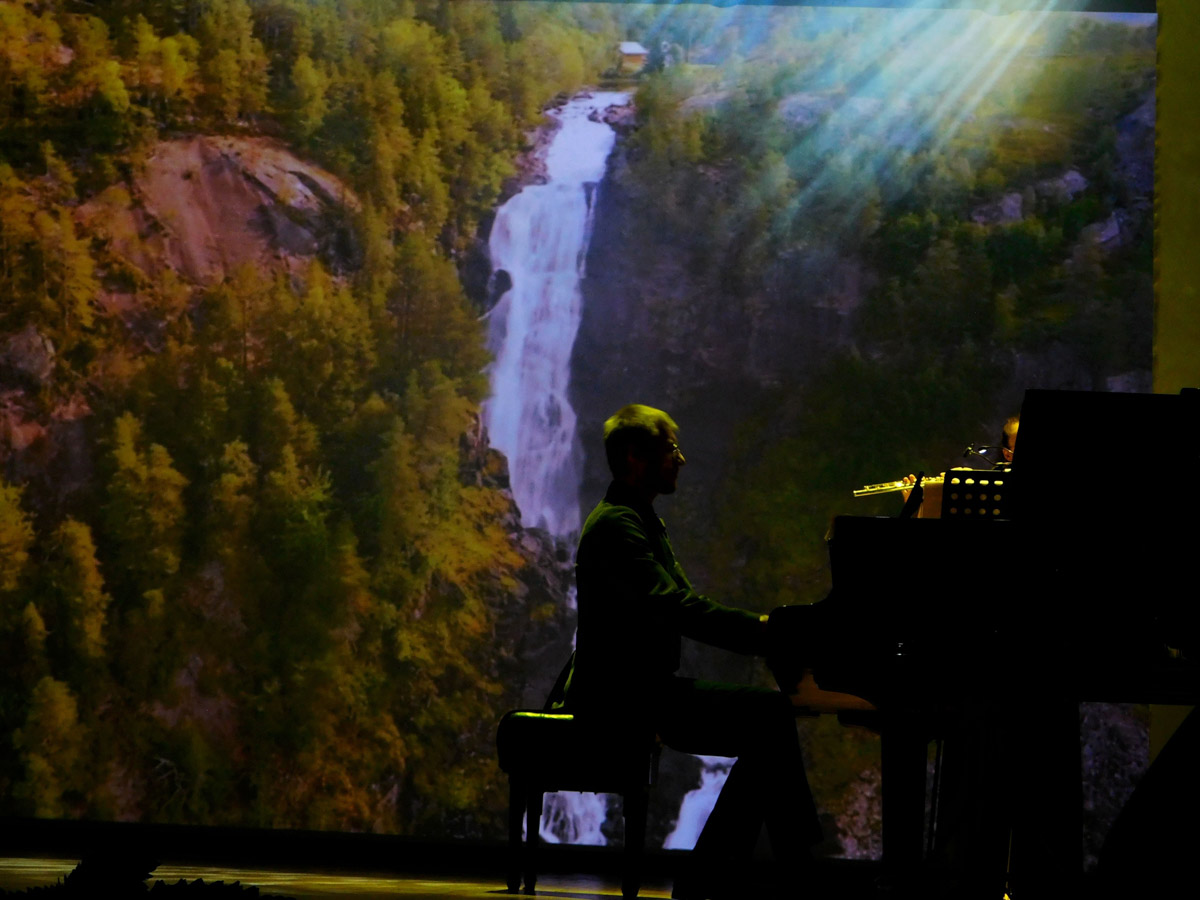 Симфо-рок, музыкальный вербатимы на важную тему, мюзиклы. Владимирская филармония меняется благодаря музыкально-просветительскому театру. Приготовьте свои «Пушкинские карты», а мы пока объясним, в чем заключается новая фишка давно знакомого проекта.
