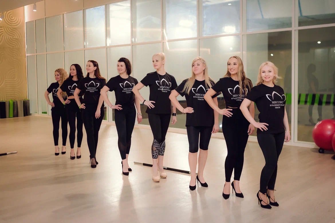 18 февраля в Коврове состоится финал конкурса «Миссис Владимирская земля-2022». Участие в нём принимают восемь замужних красавиц из пяти городов региона. За неделю до этого «Ключ-Медиа» побеседовал с организатором конкурса Викторией Селеметовой и узнал, как проходят его этапы.