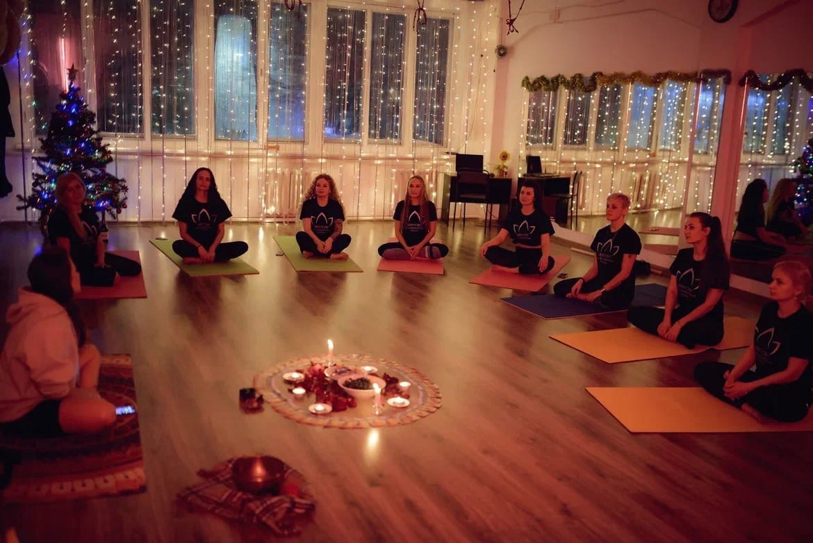 18 февраля в Коврове состоится финал конкурса «Миссис Владимирская земля-2022». Участие в нём принимают восемь замужних красавиц из пяти городов региона. За неделю до этого «Ключ-Медиа» побеседовал с организатором конкурса Викторией Селеметовой и узнал, как проходят его этапы.