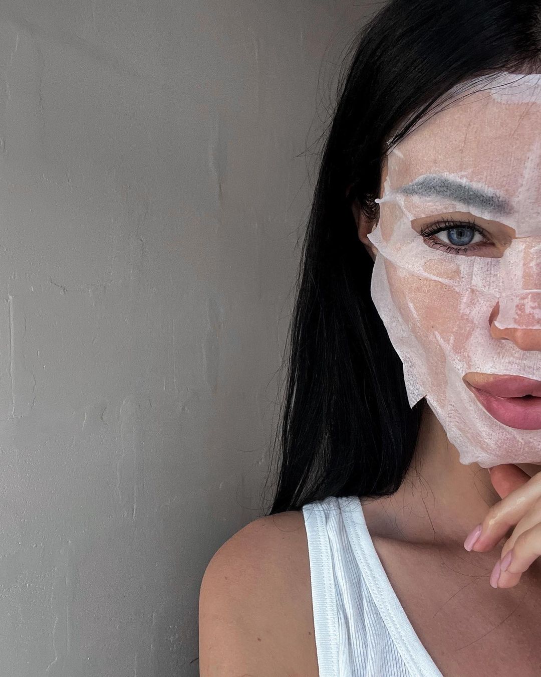 Местную целевую аудиторию SMM-специалист и наставник Анна Шиш изучила детально, а что мы знаем о блогерах? Как они живут и работают, взаимодействуют с подписчиками, проводят розыгрыши? Девушка делится откровениями о красивой жизни Insta-юзера в «Неудобных вопросах» для «Ключ-Медиа».