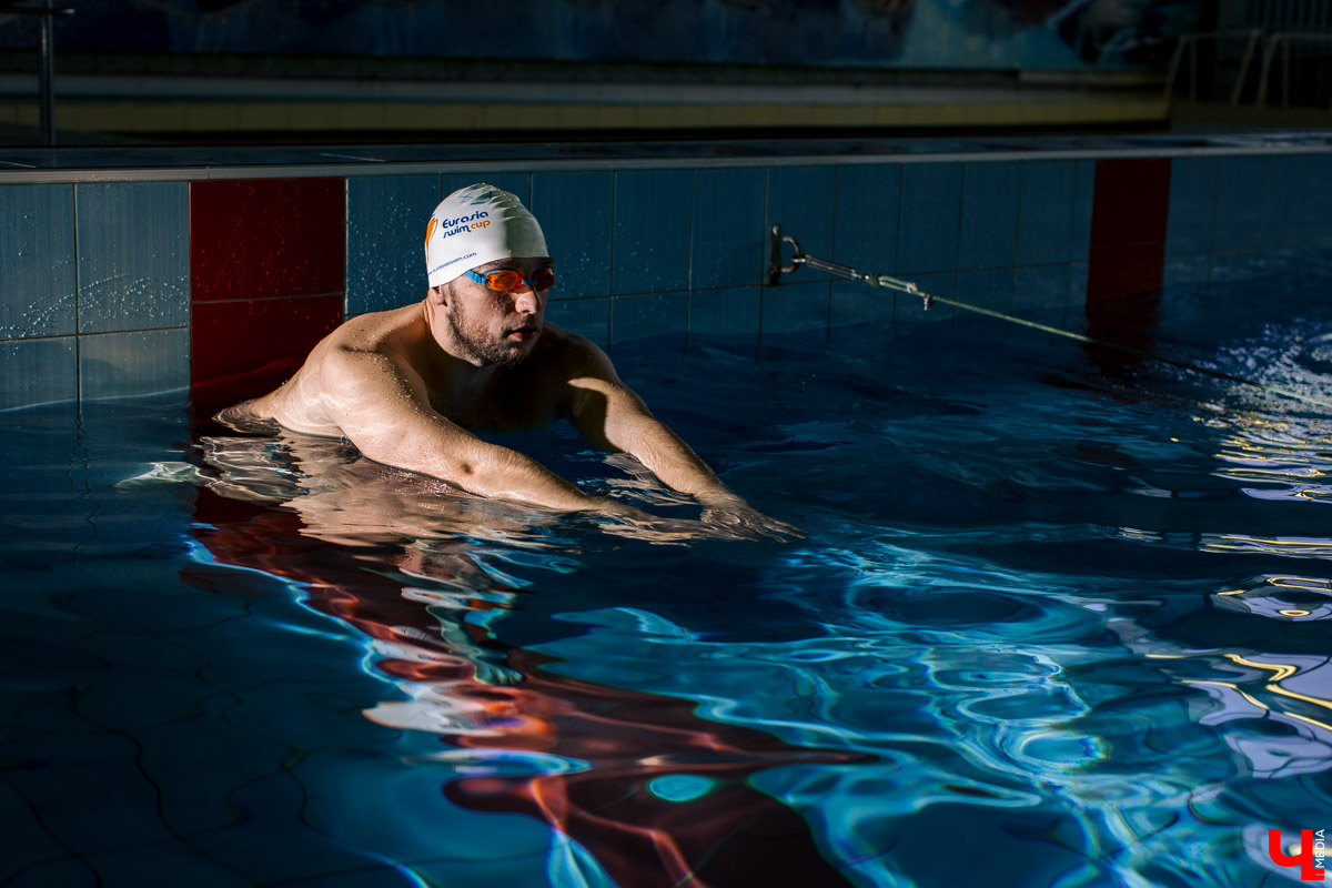 Мужчины во Владимире бывают разные: синие, белые, красные. В тренде последнего времени – окрашенные волосы у представителей сильного пола. В нашем городе такие тоже имеются. Кто и почему решается сменить имидж и теперь ходит с цветной головой?