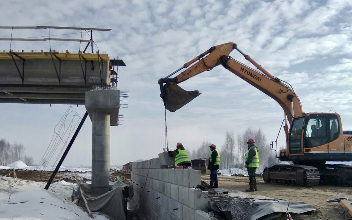 Платная автодорога М-12 может частично разгрузить движение по Южному объезду Владимира уже в этом году. Строительство автобана идет полным ходом. Но это лишь одна новость из нашего перечня. Есть и другие. Например, проездные все-таки подорожают. Но хотя бы не так сильно, как ожидалось.