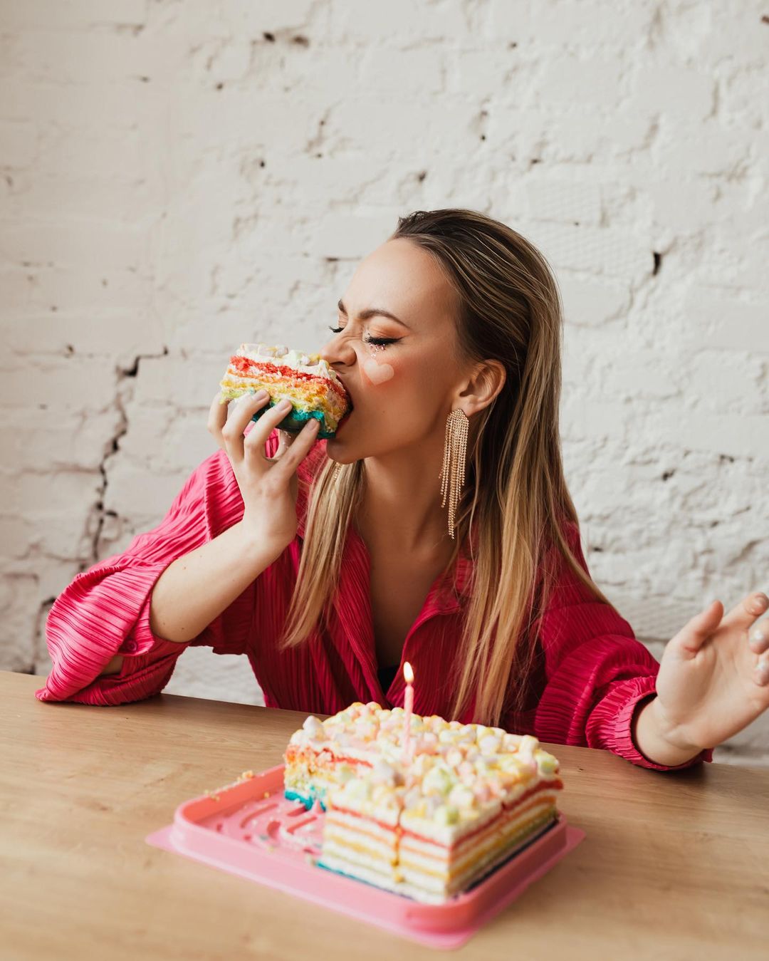 Рождение сына, море цветов и тематические фотосессии – это лишь часть воспоминаний о вчерашнем дне. 14 февраля у многих владимирцев однозначно удался!
