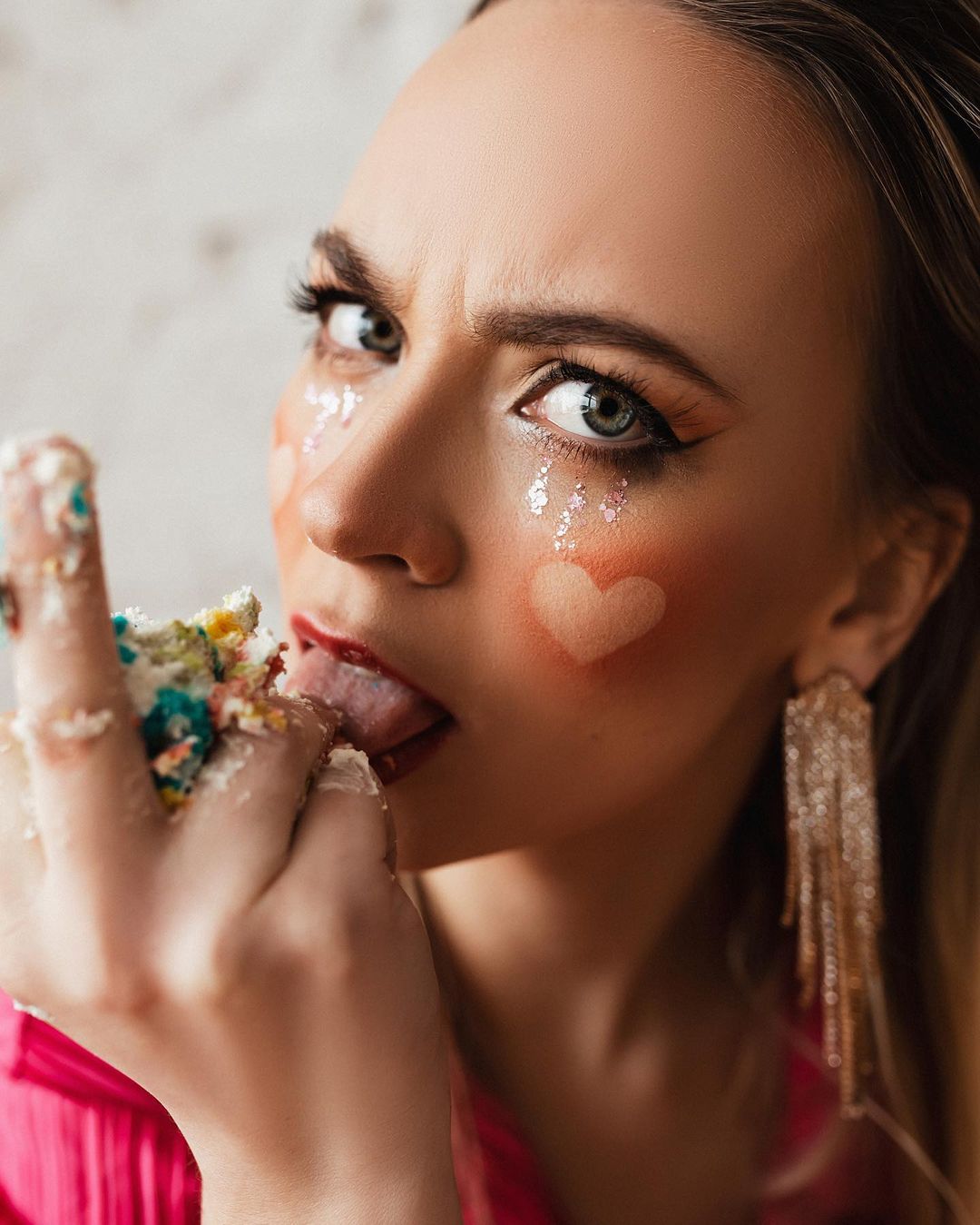 Рождение сына, море цветов и тематические фотосессии – это лишь часть воспоминаний о вчерашнем дне. 14 февраля у многих владимирцев однозначно удался!