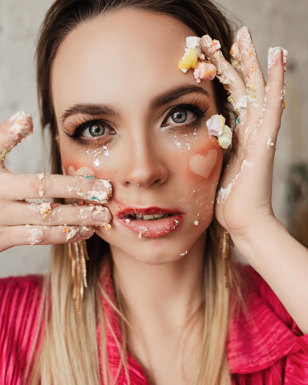 Рождение сына, море цветов и тематические фотосессии – это лишь часть воспоминаний о вчерашнем дне. 14 февраля у многих владимирцев однозначно удался!