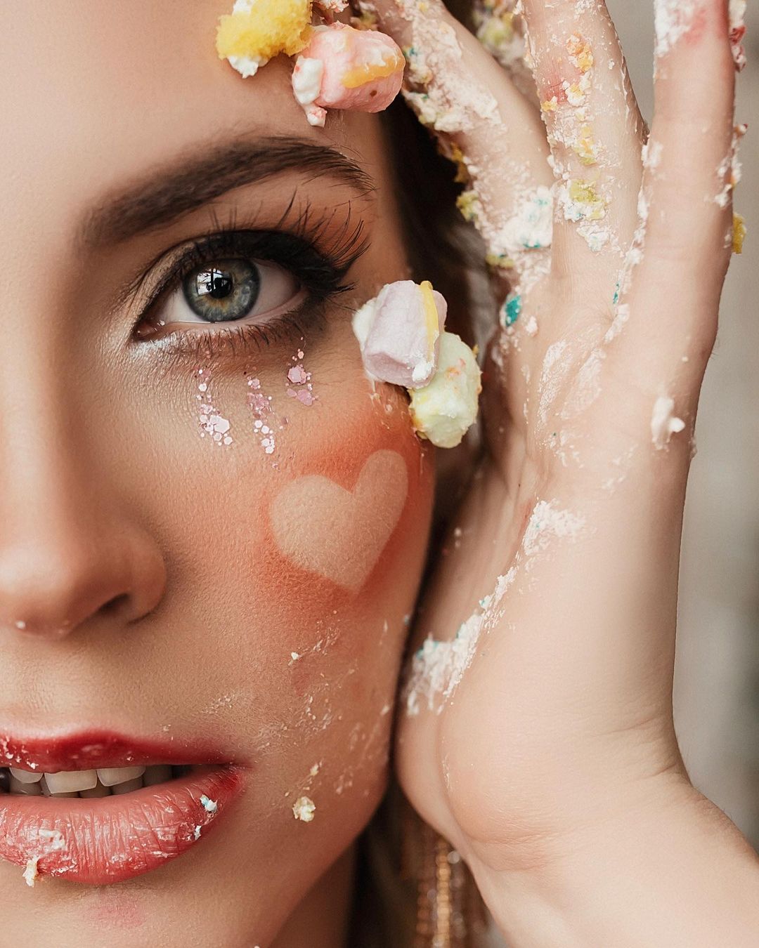 Рождение сына, море цветов и тематические фотосессии – это лишь часть воспоминаний о вчерашнем дне. 14 февраля у многих владимирцев однозначно удался!