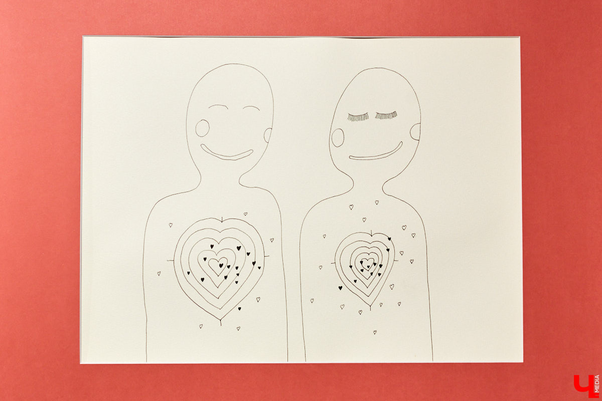 Экспозиция про дуализм любви, секс и внутренние переживания одновременно. За графические работы про чувственное восприятие себя в ответе художник Дмитрий Лисицын, а в центре выставочной залы «Флигеля» яркие деревянные скульптуры смелого американца Евгения Кравцова… Осторожно, 18+!