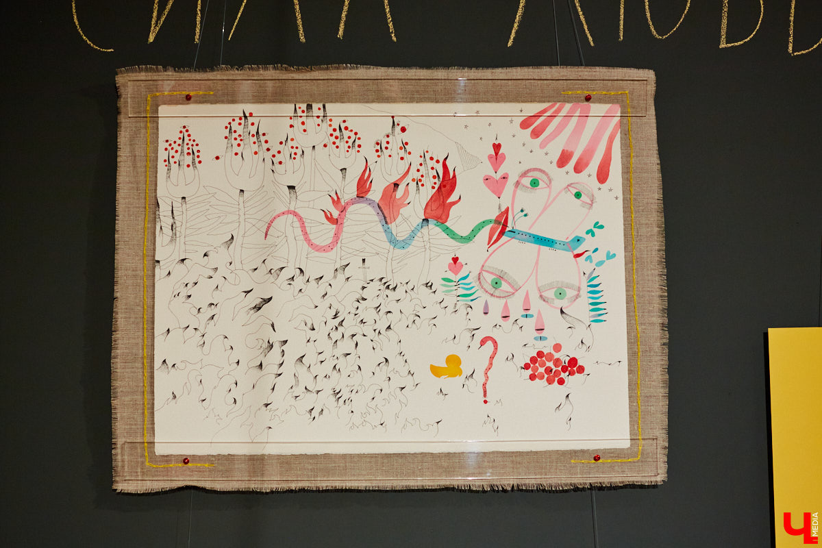 Экспозиция про дуализм любви, секс и внутренние переживания одновременно. За графические работы про чувственное восприятие себя в ответе художник Дмитрий Лисицын, а в центре выставочной залы «Флигеля» яркие деревянные скульптуры смелого американца Евгения Кравцова… Осторожно, 18+!