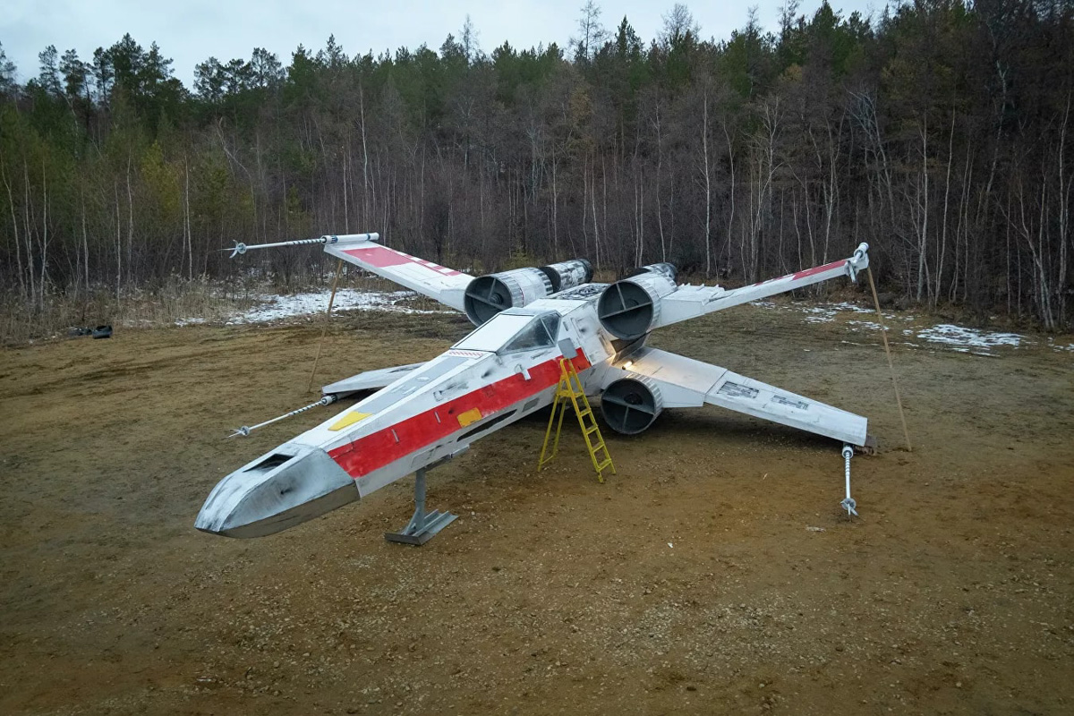 Сервис поездок и путешествий Туту.ру составил онлайн-энциклопедию авторских достопримечательностей. В числе лучших работ — грузовики из города оружейников. Они расположились на территории дошкольного учреждения Коврова. Автор проекта — Василий Лютницкий.