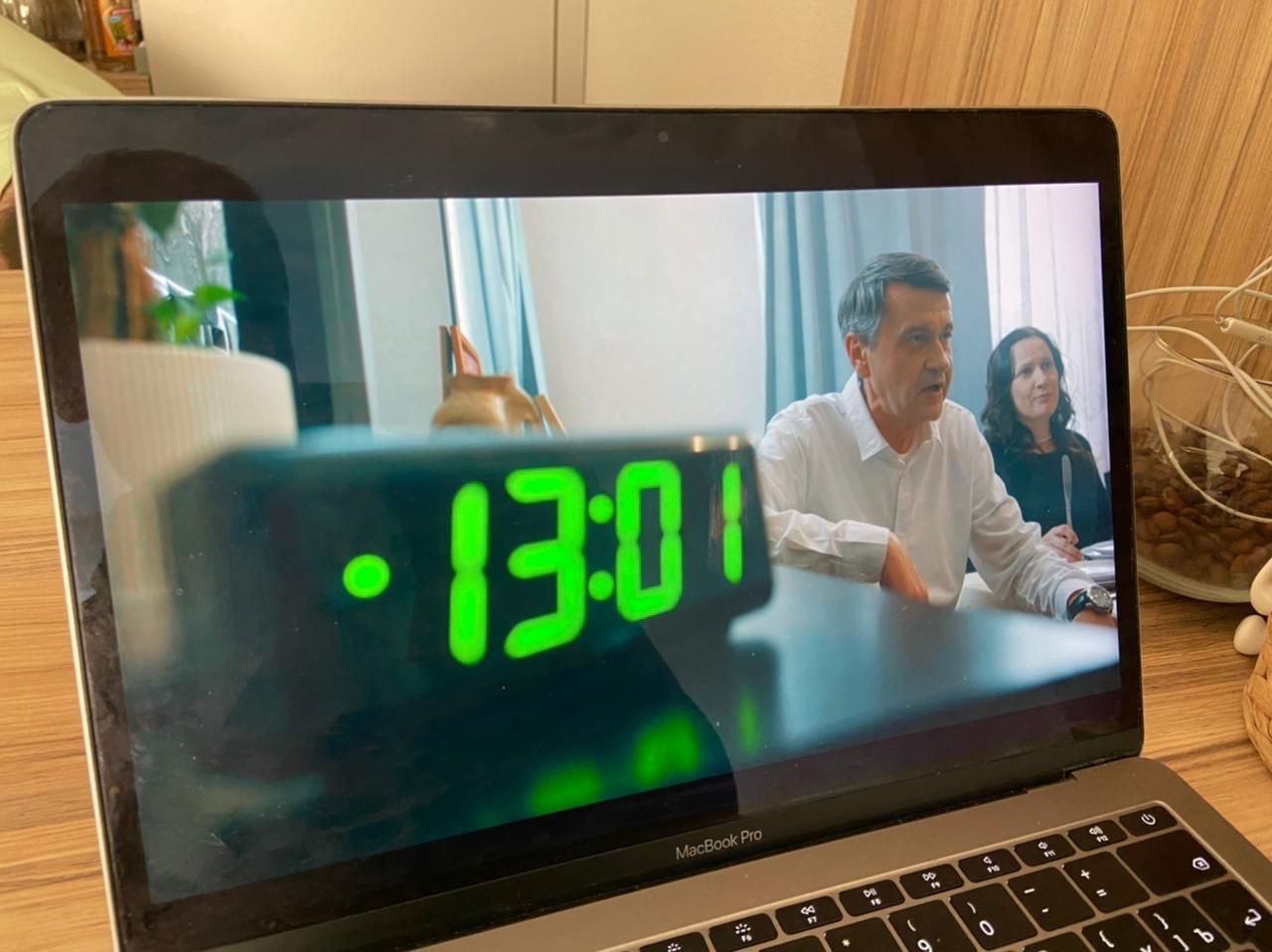 Короткометражный фильм «Филипп, я твой сын» стал открытием нескольких российских и международных фестивалей. Это режиссерский дебют блогера-миллионника Сергея Штепса. Коллаборация с ним стала ценным опытом и для продюсера из Коврова Кати Кожомы. Она рассказала нам, как им удалось снять крутое кино всего за 100 тысяч и заполучить самого Киркорова!