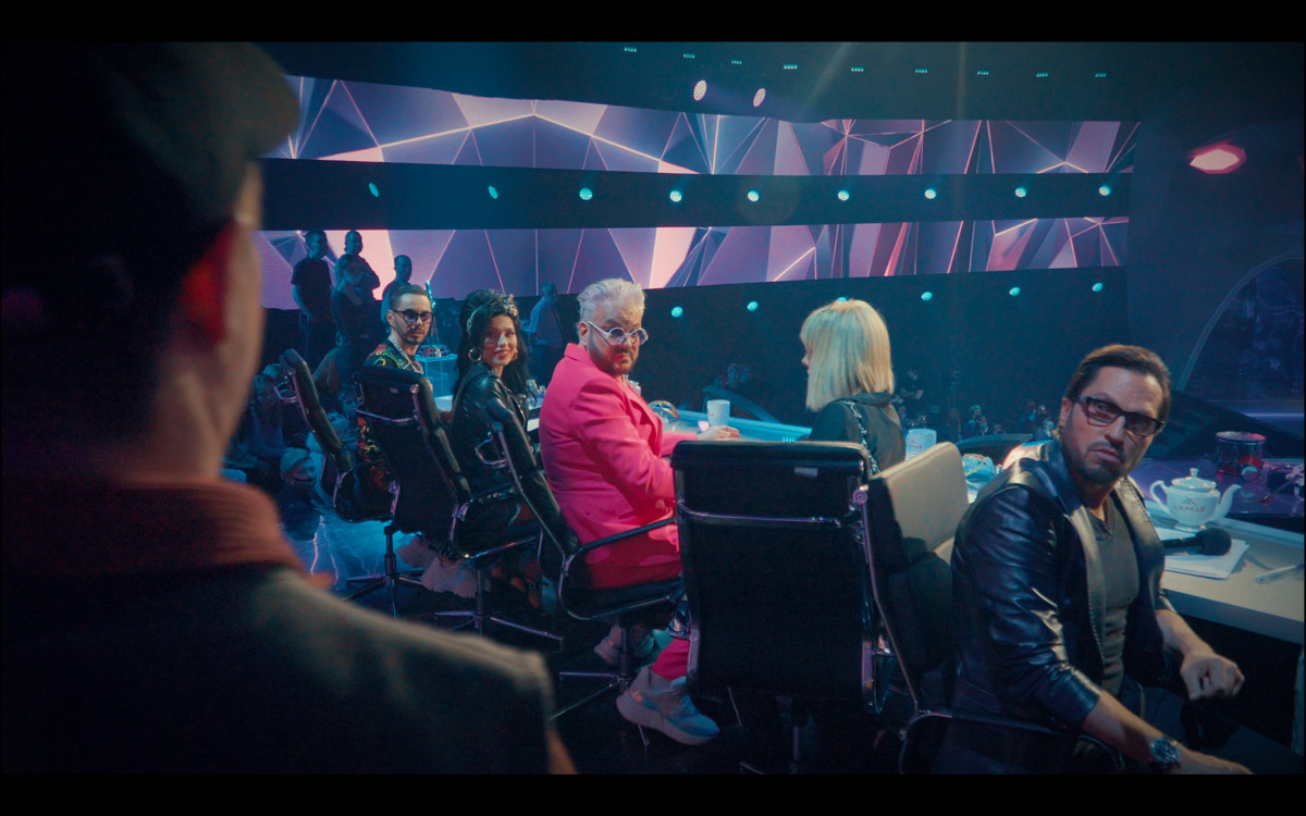 Короткометражный фильм «Филипп, я твой сын» стал открытием нескольких российских и международных фестивалей. Это режиссерский дебют блогера-миллионника Сергея Штепса. Коллаборация с ним стала ценным опытом и для продюсера из Коврова Кати Кожомы. Она рассказала нам, как им удалось снять крутое кино всего за 100 тысяч и заполучить самого Киркорова!