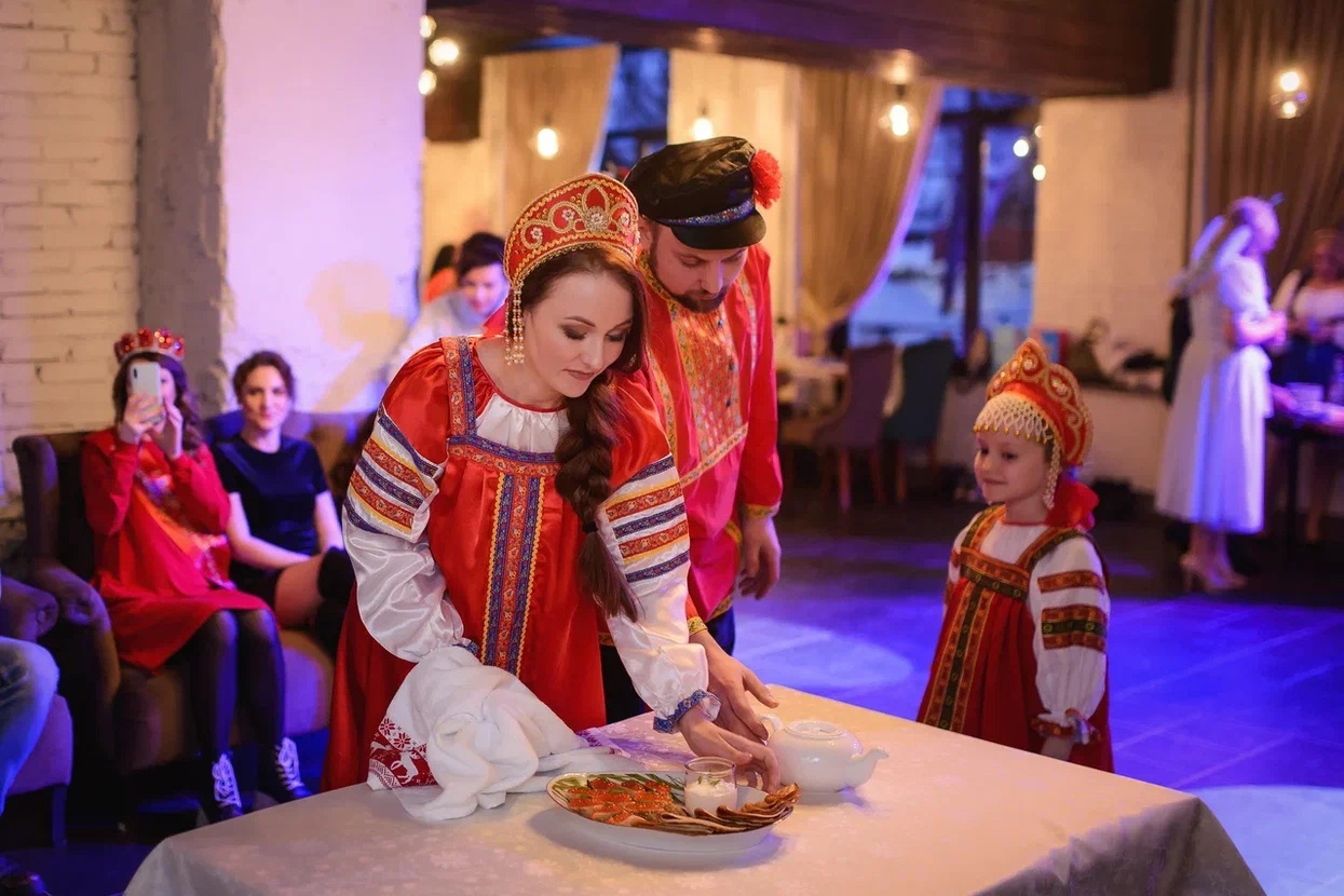 Сегодня «Ключ-Медиа» расскажет, как проходил один из самых эффектных этапов конкурса «Миссис Владимирская земля-2022» — кулинарный, а заодно познакомит вас поближе с участницами.