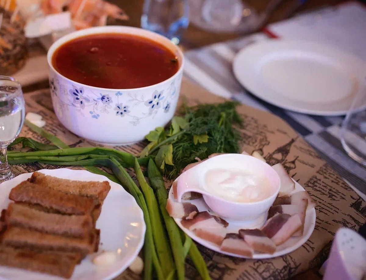 Сегодня «Ключ-Медиа» расскажет, как проходил один из самых эффектных этапов конкурса «Миссис Владимирская земля-2022» — кулинарный, а заодно познакомит вас поближе с участницами.