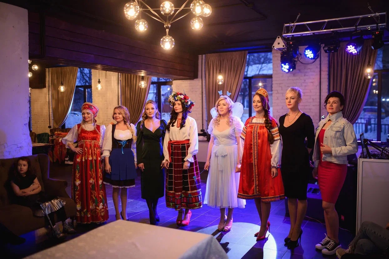 Сегодня «Ключ-Медиа» расскажет, как проходил один из самых эффектных этапов конкурса «Миссис Владимирская земля-2022» — кулинарный, а заодно познакомит вас поближе с участницами.