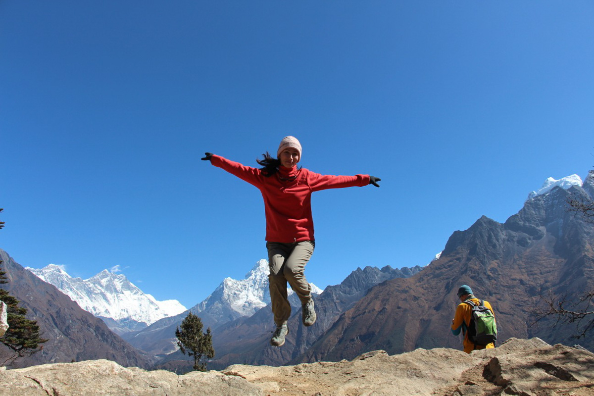 Татьяна Гордеева - журналист из Владимира. Вместе со своим мужем и сыном она путешествует по всему миру. Причем организованный тур семья не покупает. Маршрут и билеты выбирают самостоятельно. И делятся своим опытом на youtube-канале.