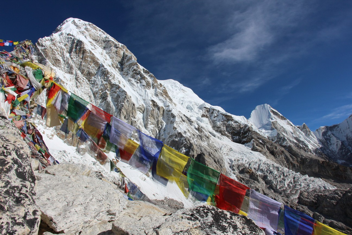Татьяна Гордеева - журналист из Владимира. Вместе со своим мужем и сыном она путешествует по всему миру. Причем организованный тур семья не покупает. Маршрут и билеты выбирают самостоятельно. И делятся своим опытом на youtube-канале.