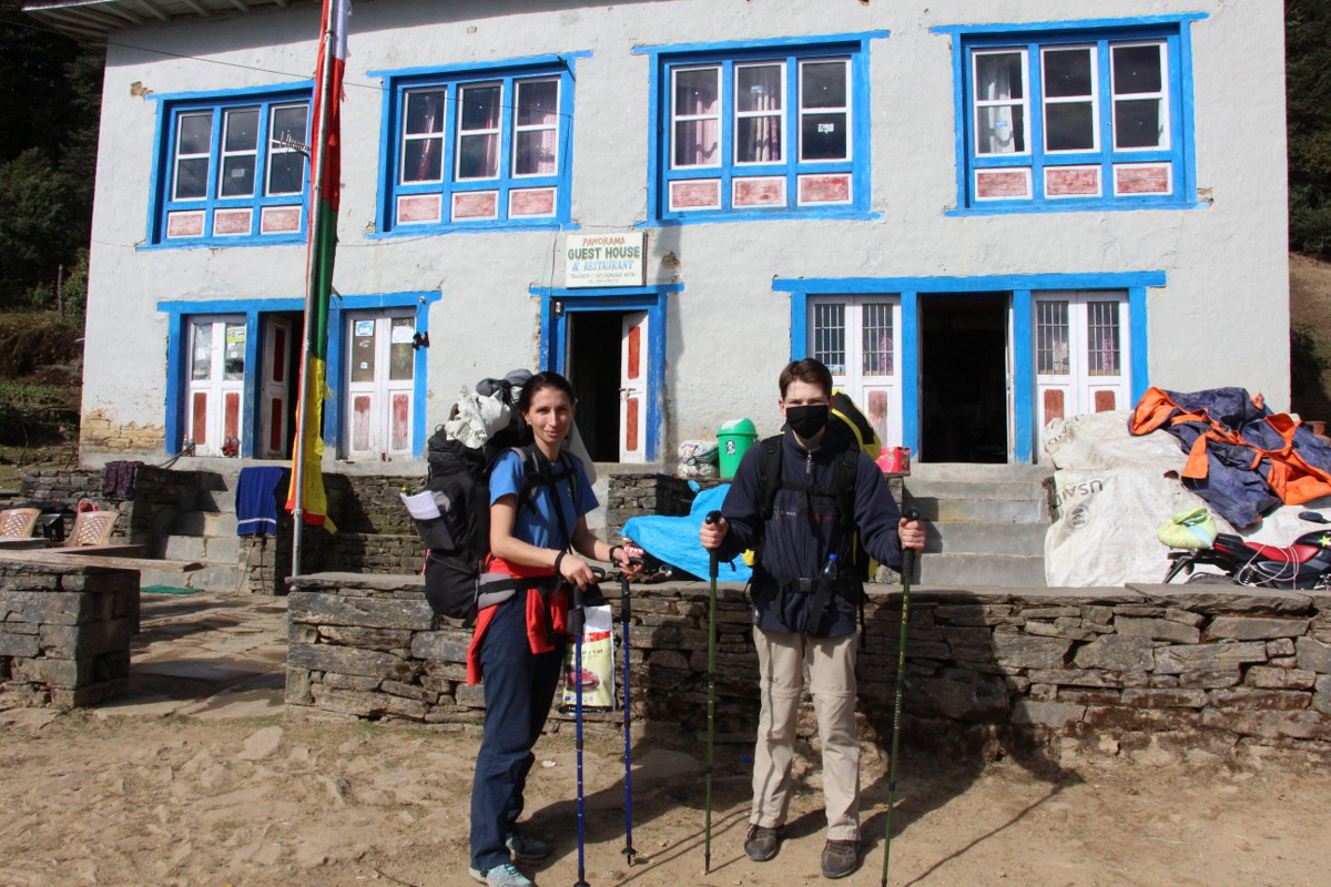 Татьяна Гордеева - журналист из Владимира. Вместе со своим мужем и сыном она путешествует по всему миру. Причем организованный тур семья не покупает. Маршрут и билеты выбирают самостоятельно. И делятся своим опытом на youtube-канале.