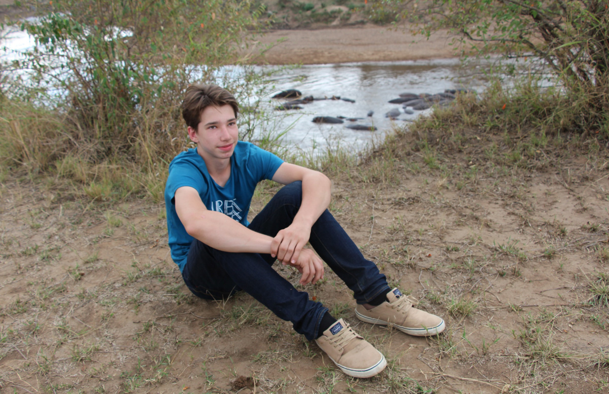 Татьяна Гордеева - журналист из Владимира. Вместе со своим мужем и сыном она путешествует по всему миру. Причем организованный тур семья не покупает. Маршрут и билеты выбирают самостоятельно. И делятся своим опытом на youtube-канале.