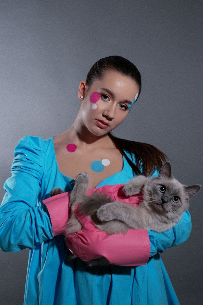 Летом во Владимире состоится масштабная благотворительная выставка «PEOPLE ВМЕСТЕ» в поддержку бездомных и хвостатых. Обсуждаем с ивент-организатором Ярославой Кашицыной, почему локальная акция привлекает творцов, в чем ее смысл и каким образом неравнодушные читатели «Ключ-Медиа» могут присоединиться.